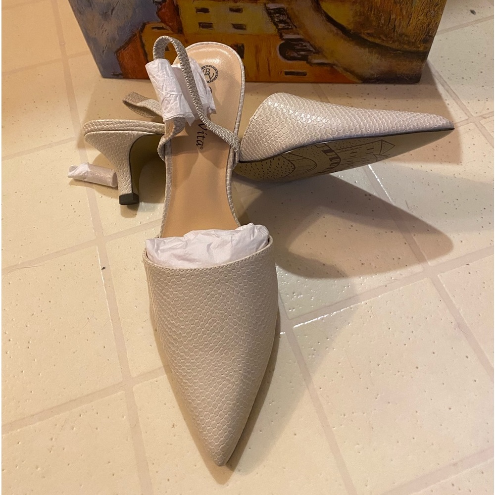 Bella Vita Sarah dress heels, 11M